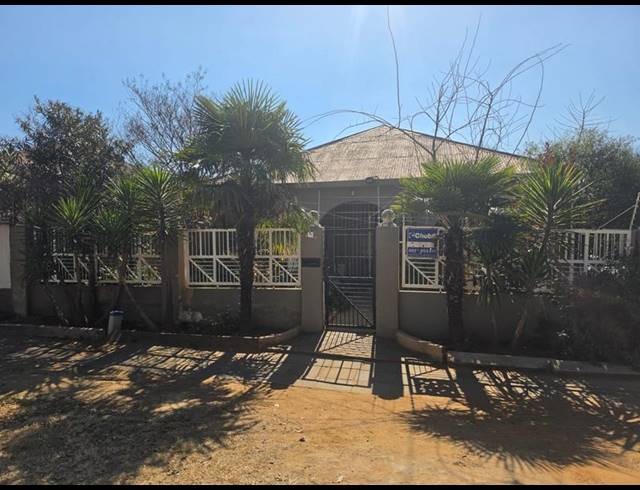 3 BEDROOM HOUSE FOR SALE IN KENILWORTH